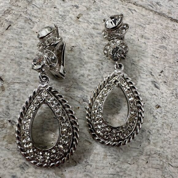 Vintage WEISS Old Hollywood Glam Open Teardrop Clip On Earrings - Picture 1 of 5